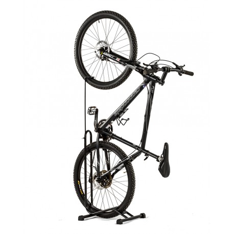 Drie in een fietsstandaard – fiets opbergen – fietsopbergsysteem voor racefiets en mountainbike.