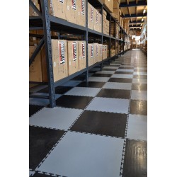 PVC kliktegel grijs 500 x 500 x 6 mm. Vloertegel voor industrieel gebruik - hamerslag anti slip profiel