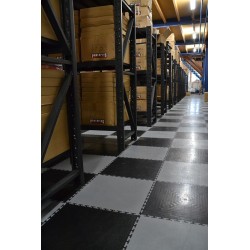 PVC kliktegel zwart 500 x 500 x 6 mm. Vloertegel voor industrieel gebruik - hamerslag anti slip profiel