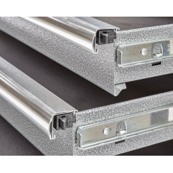 Werkplaatskast 136 cm breed met 7 laden, afvalbak en magazijnbakjes